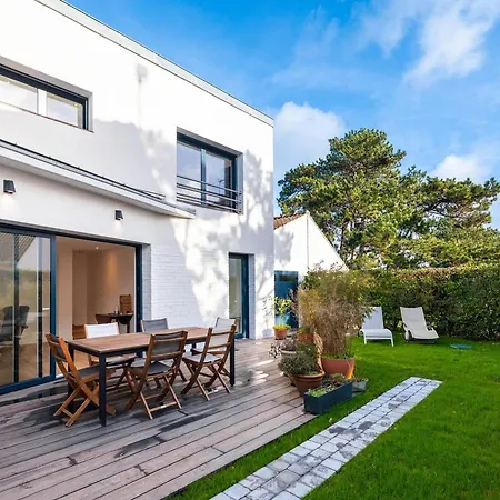Villa Charmante Avec Animaux Acceptés, Terrasse Et Wi-fi - Fr-1-821-52 *