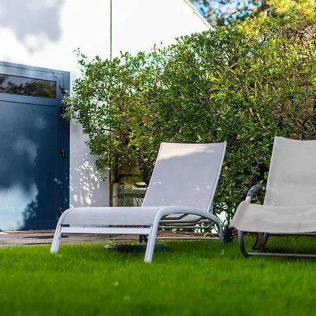 Charmante Avec Animaux Acceptes, Terrasse Et Wi-fi - Fr-1-821-52 Villa